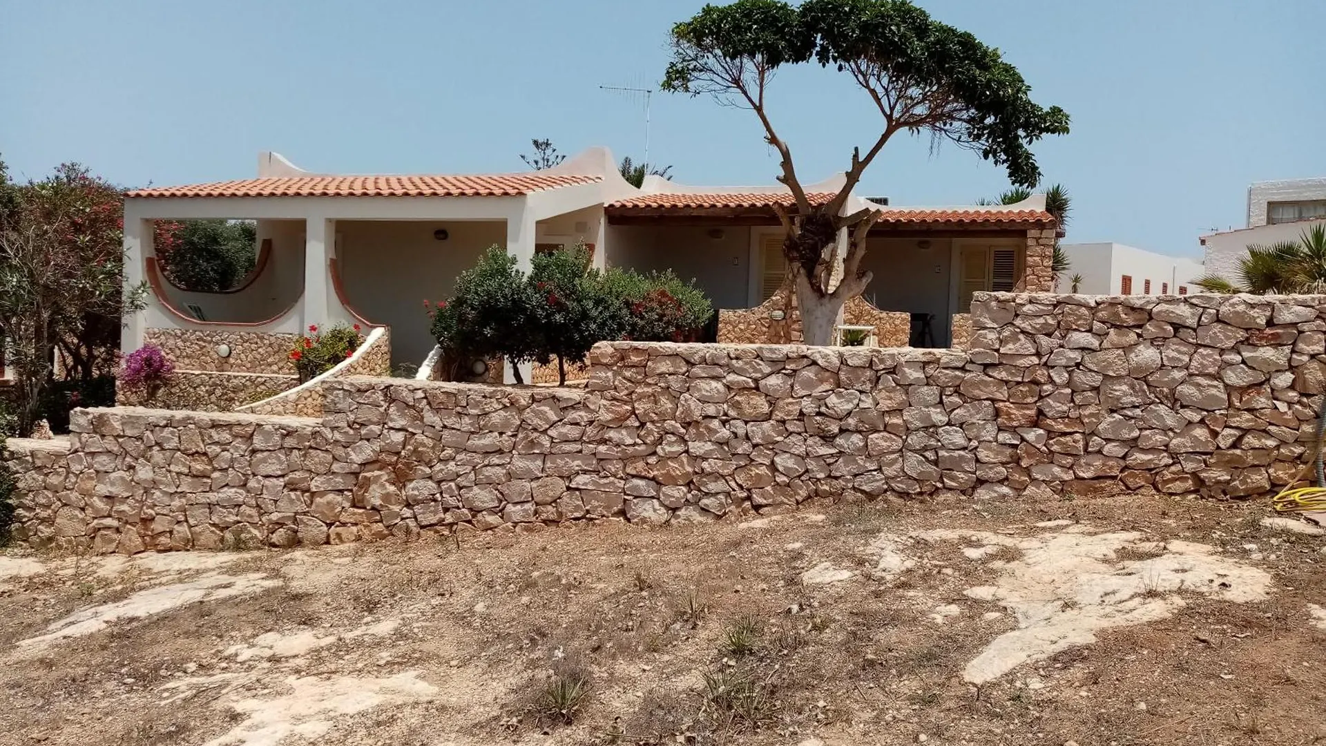 Residence Punta Sottile Lampedusa 150 Mt Dalla Spiaggia Cala Francese Apart Otel