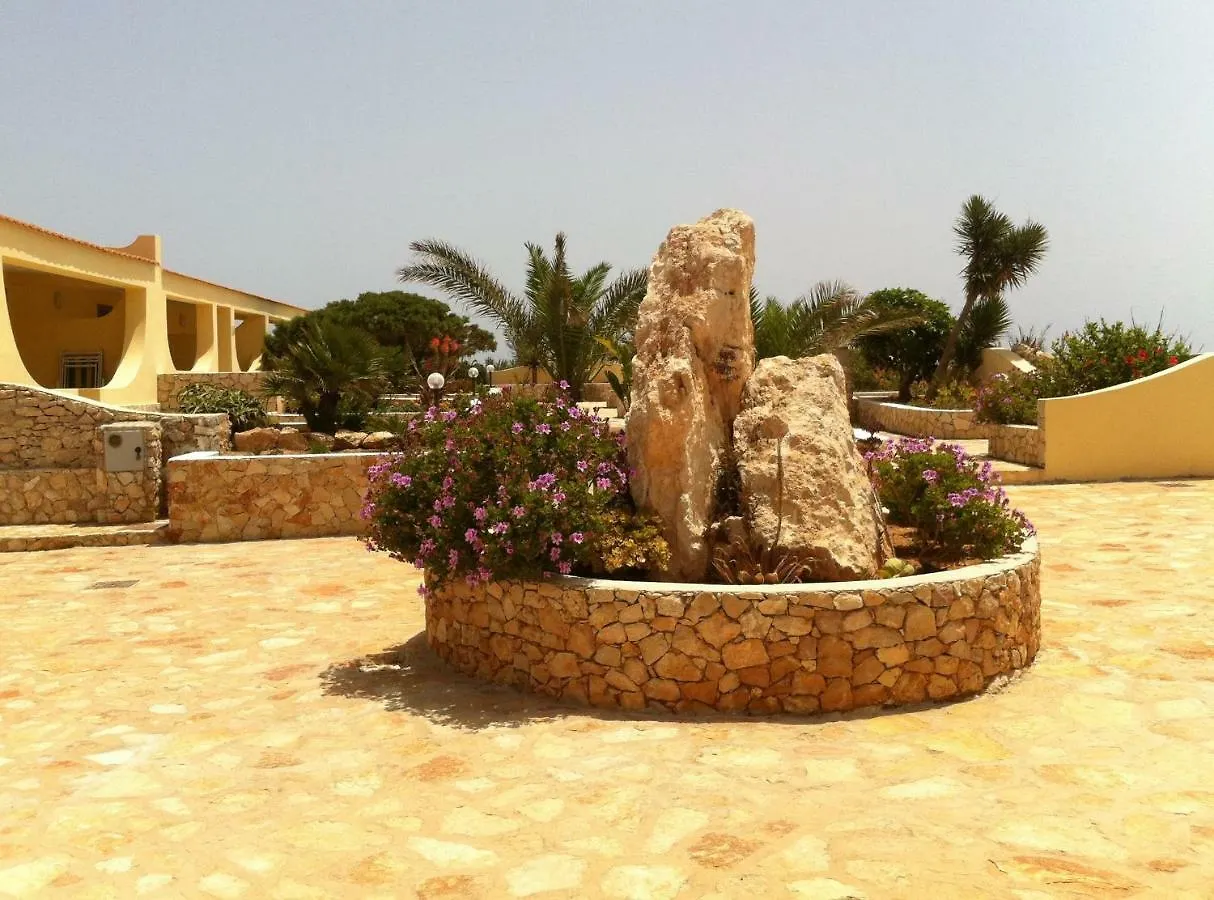 Apart Otel Residence Punta Sottile Lampedusa 150 Mt Dalla Spiaggia Cala Francese
