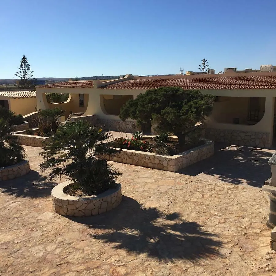 Residence Punta Sottile Lampedusa 150 Mt Dalla Spiaggia Cala Francese Apart Otel